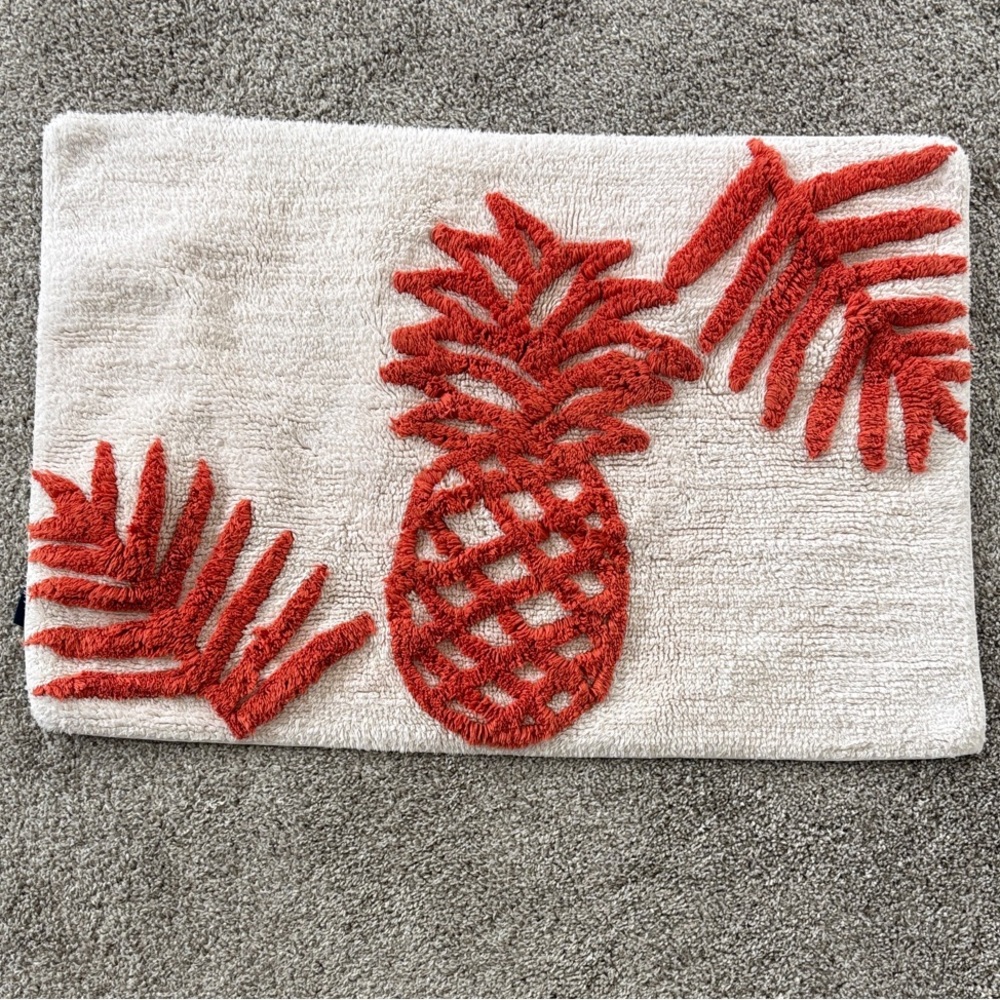 Tommy Bahama Orange and Cream Pineapple Bath Mat